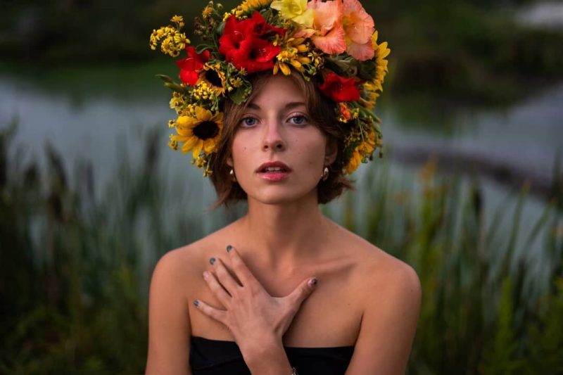 And the arms of the nature are carrying me.   Back to Nature and natural colours...